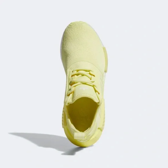 [NEW] Women's Adidas NMD_R1 Shoes GX8382 - Picture 2 of 8